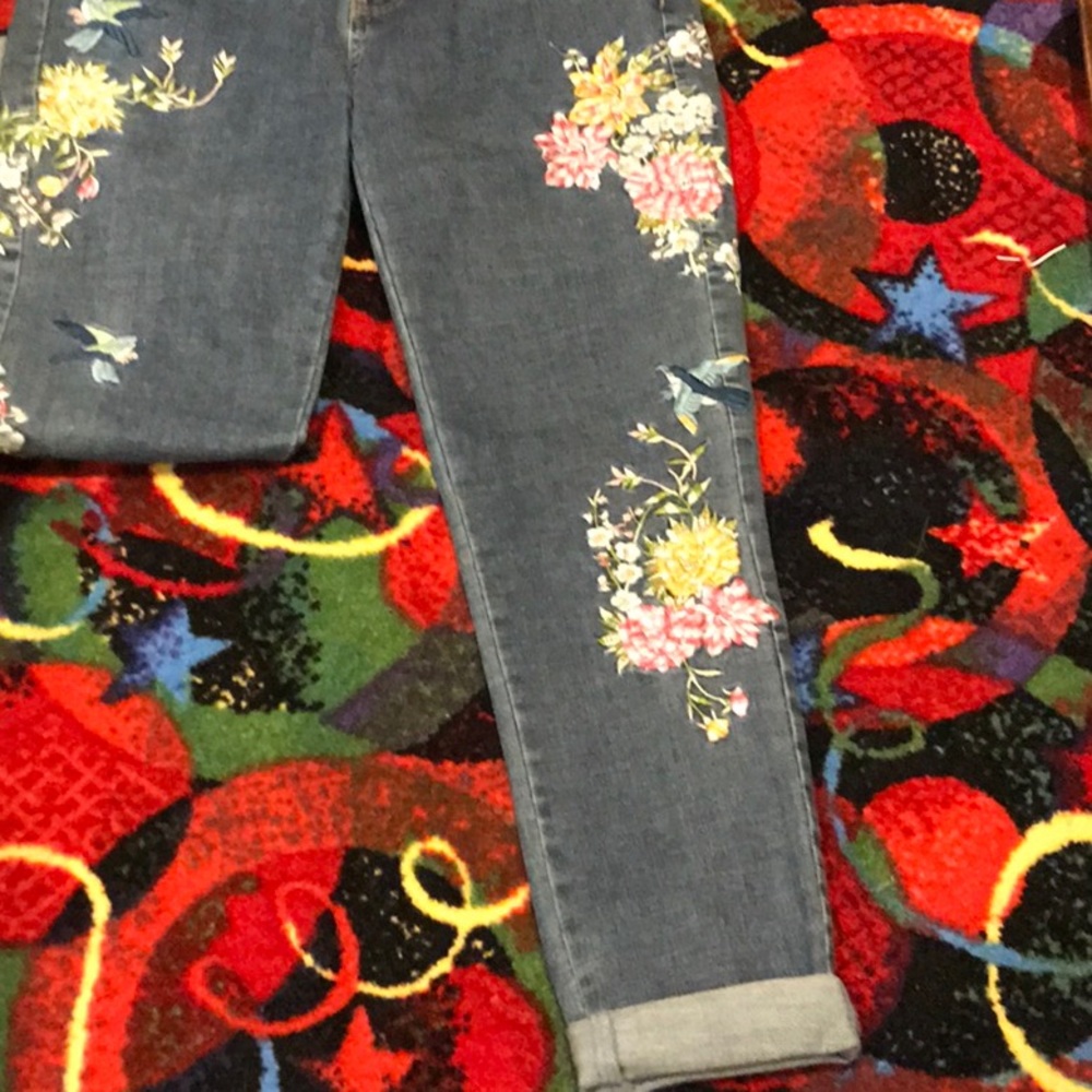 Jeans - Picture 2 of 3